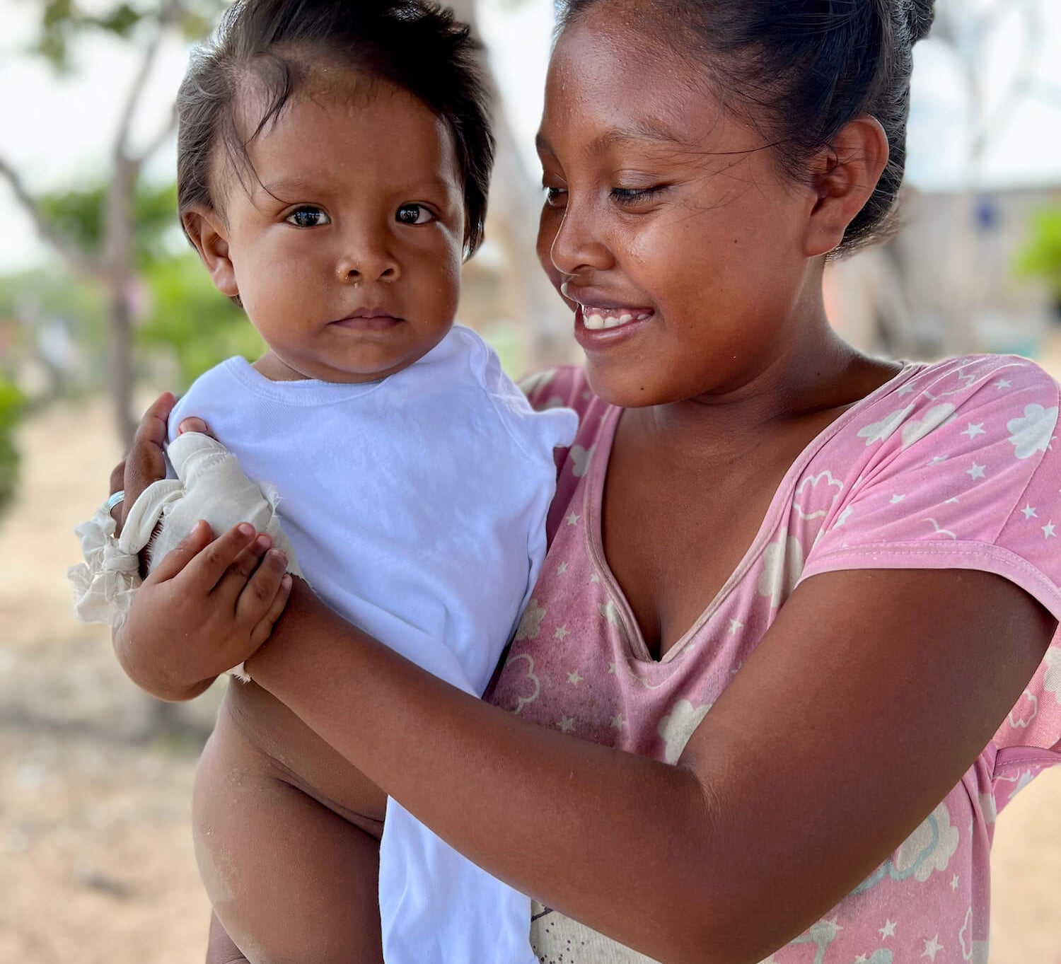 Wayuu weaver from Tocoromana, Gladys Ipuana